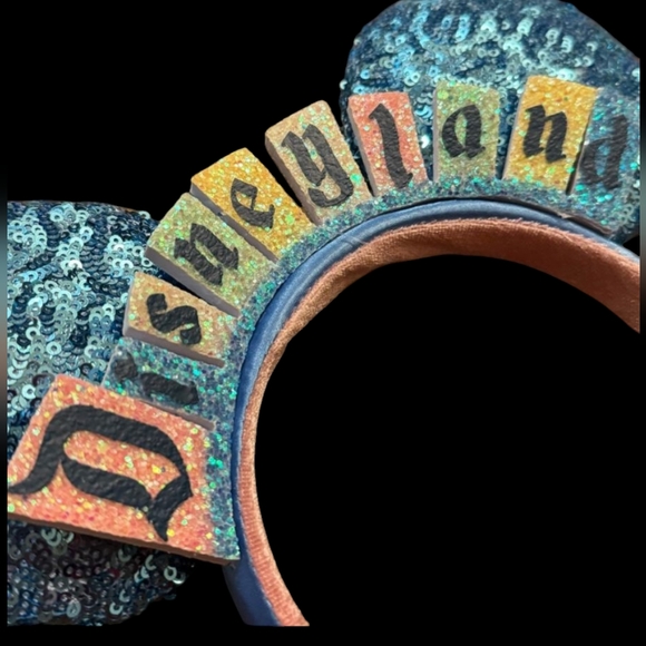 Disneyland Marquee Sign Minnie Mouse Ears - Picture 2 of 3